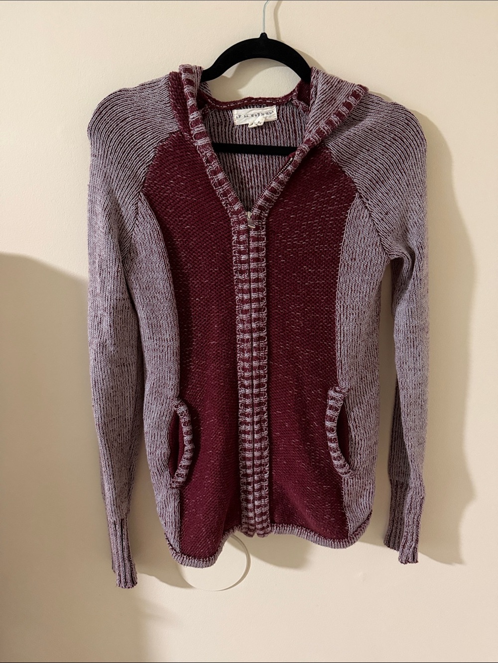 Cozy Two-Tone Hooded Knit Sweater - Burgundy/Gray